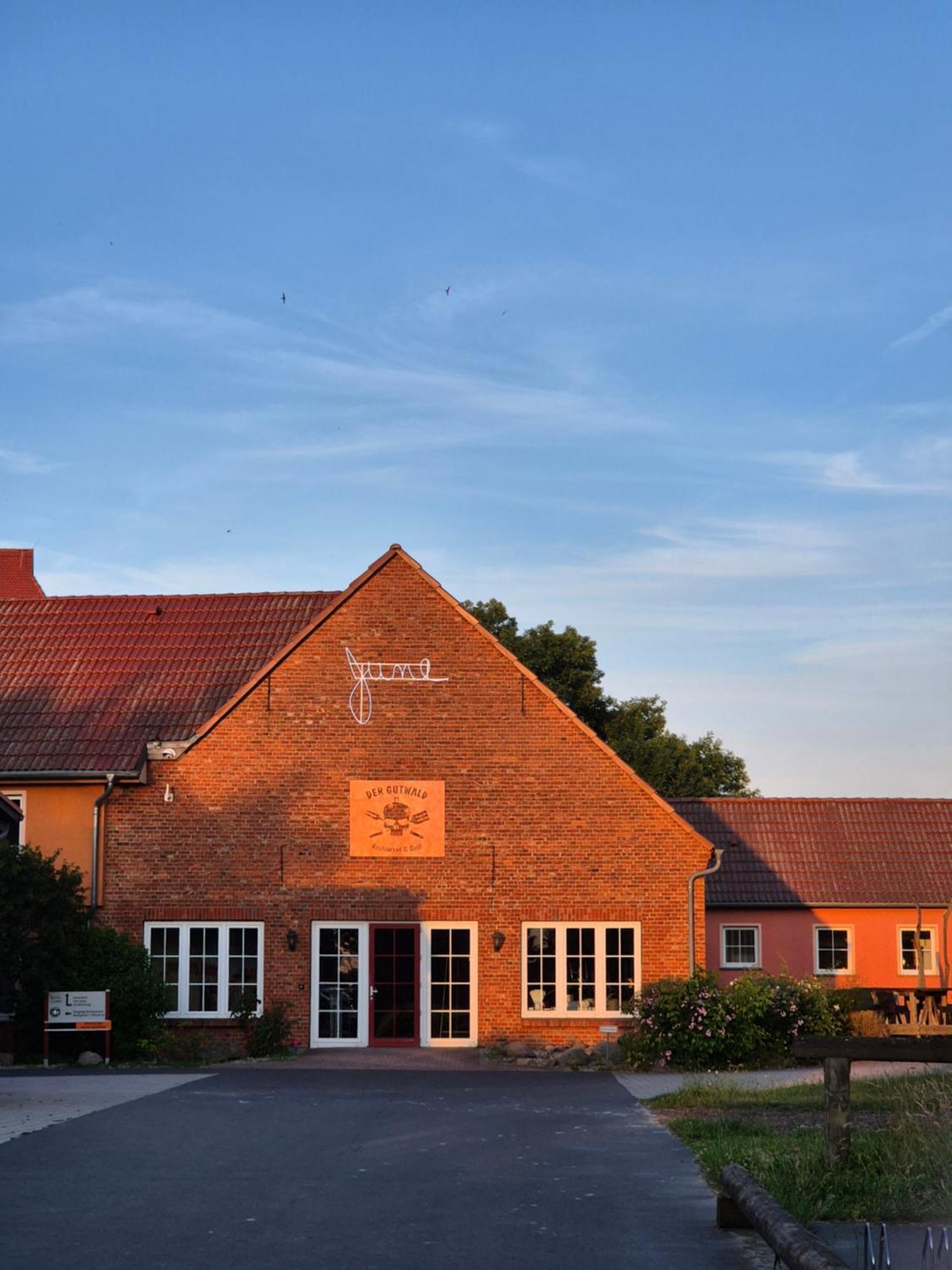 Project June - Ehemals Landgasthof Jueterbog Экстерьер фото